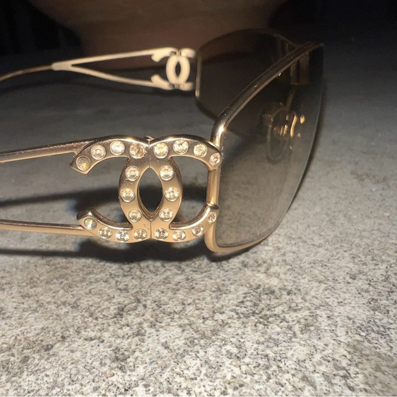 Authentic RARE Vintage Y2K CHANEL Crystal CC Logo Shield Sunglasses 4073-B - Picture 13 of 16